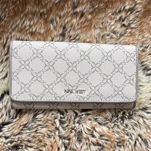 Nine West Light Gray Patterned Wallet